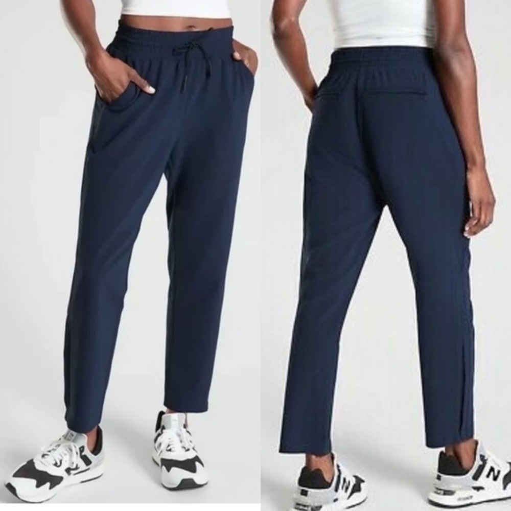 Athleta Metropolis Straight Leg Pant in‎ Navy